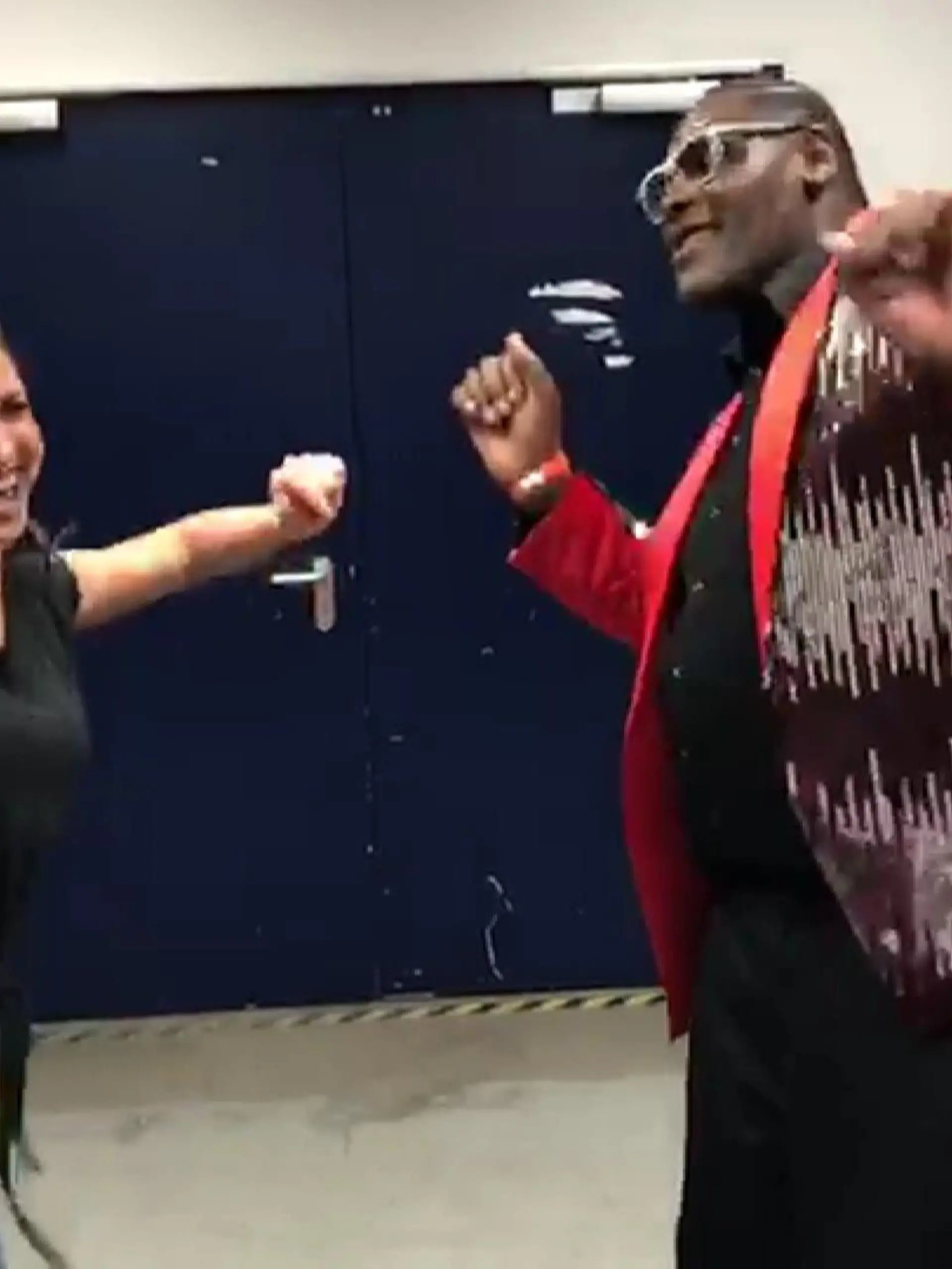 „Let’s Dance“-Profitänzerin Ekaterina Leonova und DSDS-Gewinner Alphonso Williams tanzen zusammen.