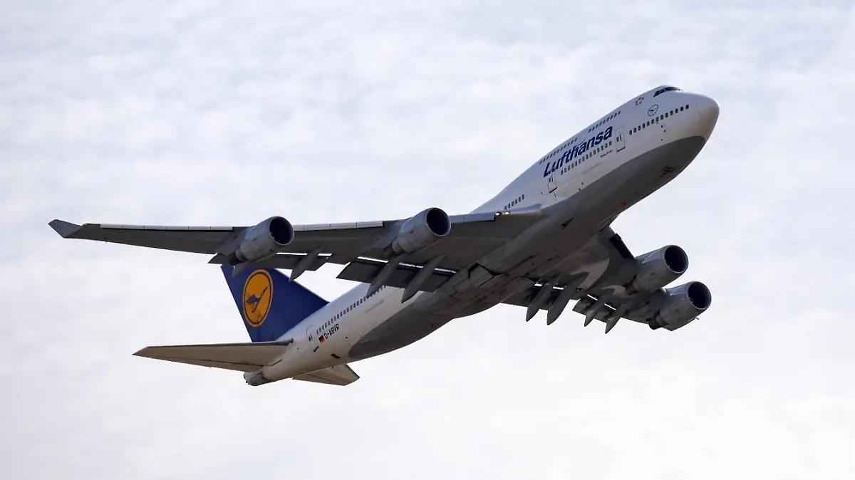  Lufthansa-Flugzeug am Flughafen Frankfurt am Main. Frankfurt, 23.09.2018  Lufthansa airplane at Frankfurt am Main Frankfurt 23 09 2018 Foto:xC.xHardtx/xFuturexImage