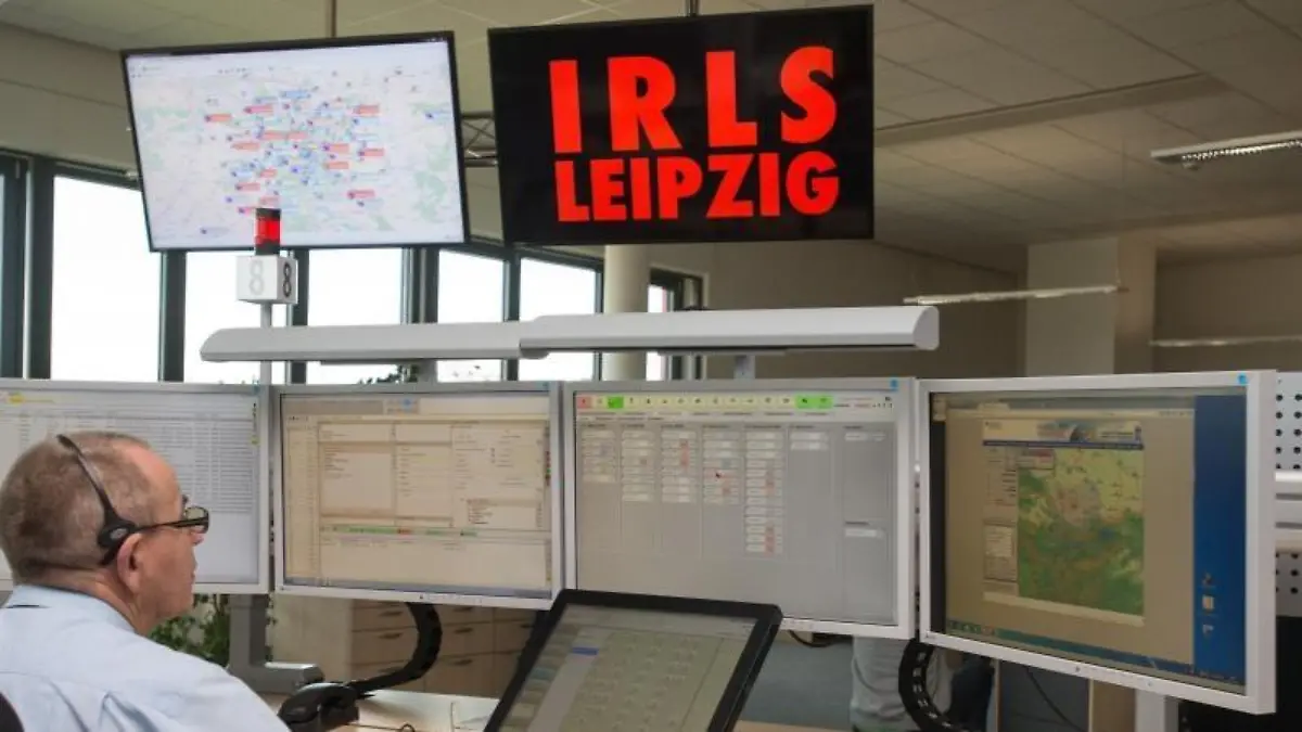 Dispatcher arbeiten in der neuen Integrierten Regionalleitstelle Leipzig. Foto: Peter Endig
