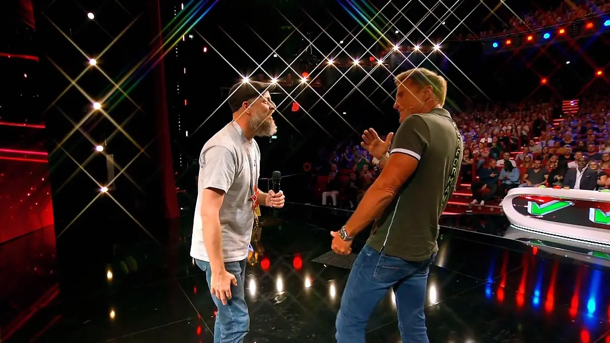 John singt "Cheri Cheri Lady" rückwärts Dieter Bohlen kann's kaum glauben