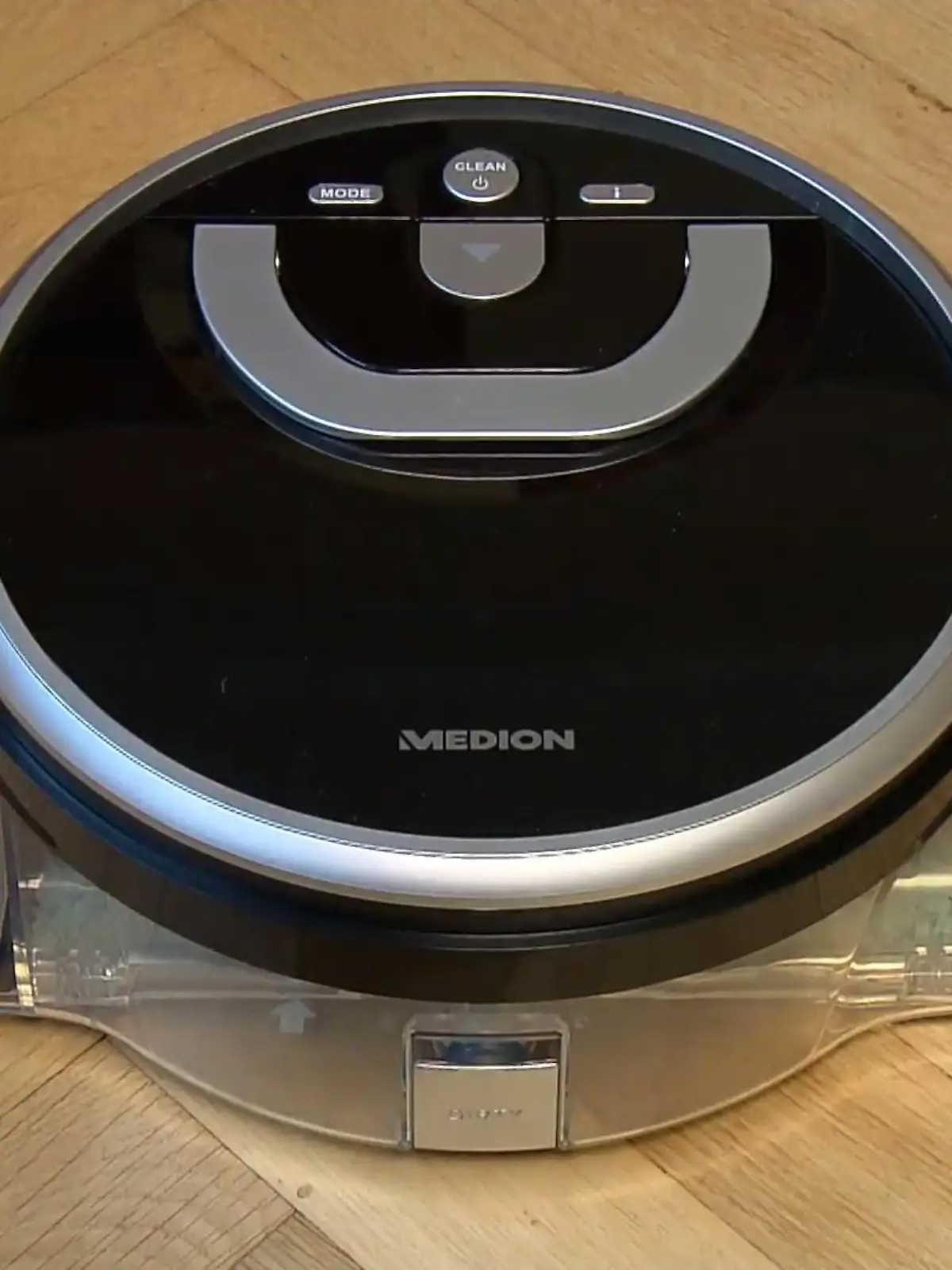 Bild zu: "Wischroboter von Aldi im Test "