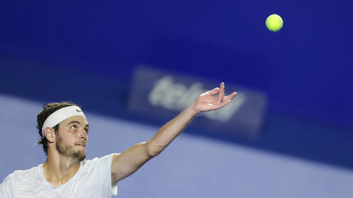 230304 -- ACAPULCO, March 4, 2023 -- Taylor Fritz of the United States serves during the men s singles semifinal match against Tommy Paul of the United States at the 2023 ATP, Tennis Herren Mexican Open tennis tournament in Acapulco, Mexico, March 3, 2023. Photo by Francisco Canedo/Xinhua SPMEXICO-ACAPULCO-TENNIS-ATP-MEXICAN OPEN-SEMIFINALS XinxYuewei PUBLICATIONxNOTxINxCHN