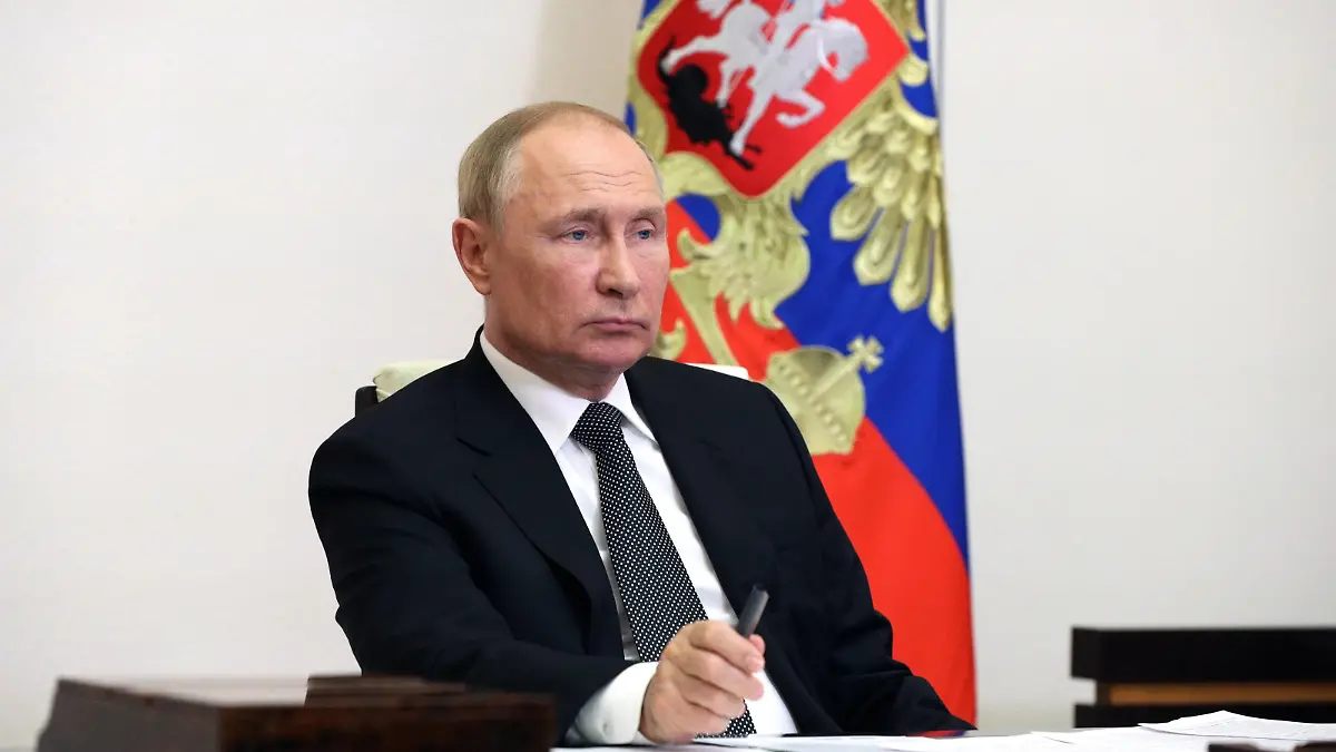 Russia Putin 8253925 16.08.2022 Russian President Vladimir Putin meets with Acting Head of Tambov Region Administration, Maxim Yegorov via a video conference, at the Novo-Ogaryovo state residence outside Moscow, Russia. Mikhail Klimentyev / Sputnik Novo-Ogaryovo Moscow region Russia PUBLICATIONxINxGERxSUIxAUTxONLY Copyright: xMikhailxKlimentyevx