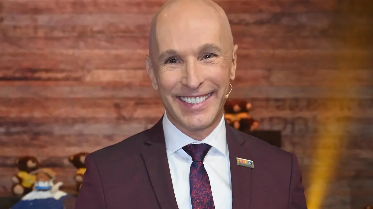 Der Journalist Michael Begasse zu Gast beim 26. RTL Spendenmarathon wir helfen Kindern