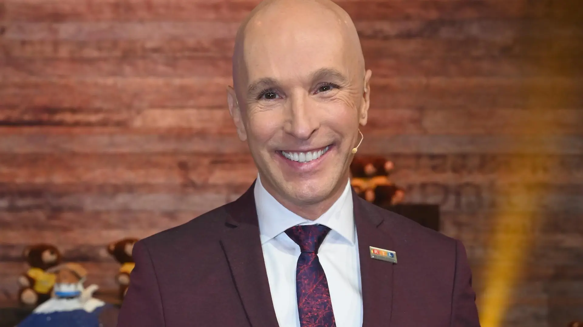 Der Journalist Michael Begasse zu Gast beim 26. RTL Spendenmarathon wir helfen Kindern