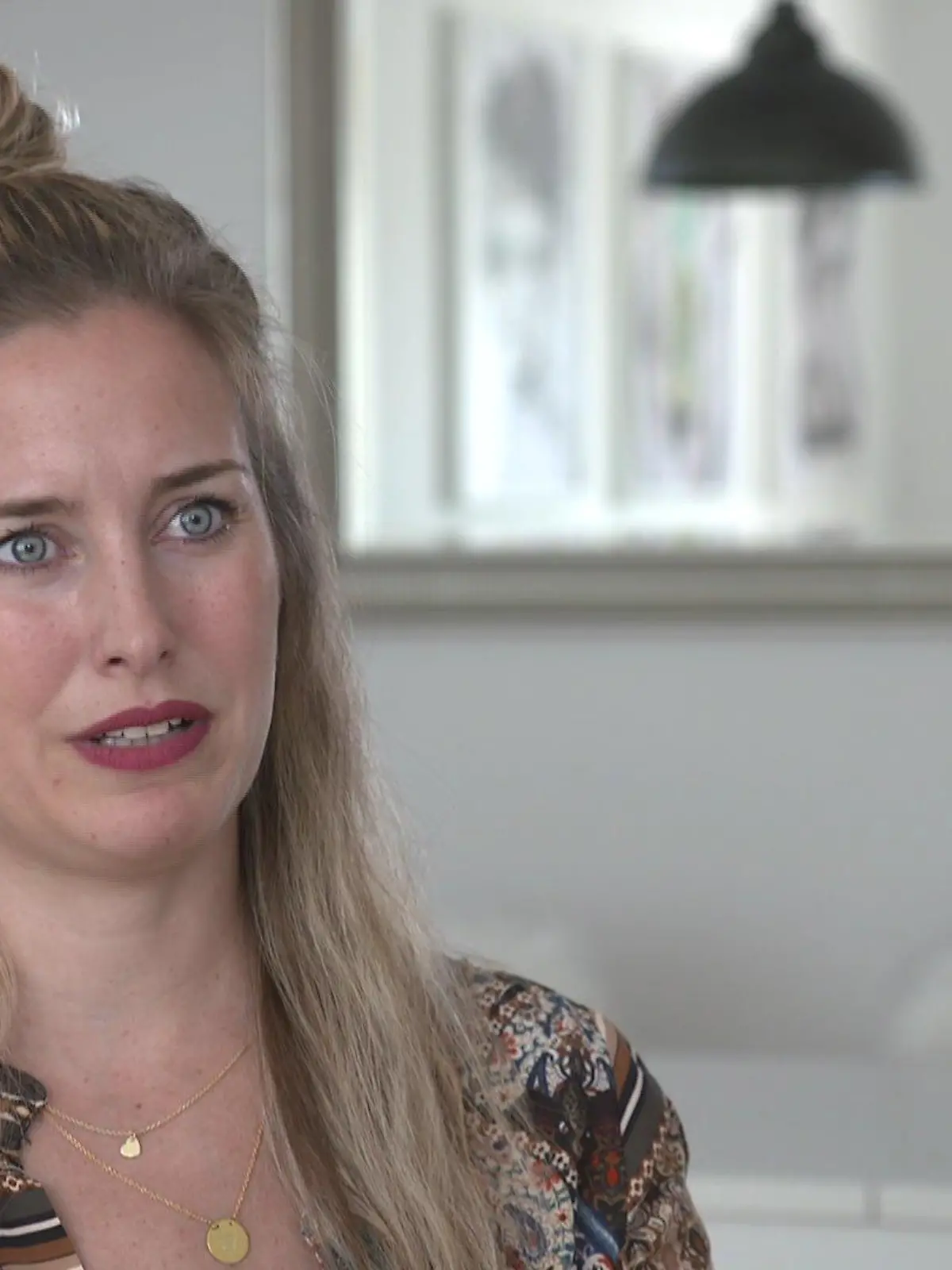 Ex-"Bachelor"-Teilnehmerin Ramona Stöckli gesteht im RTL.Interview, dass sie ihre Tochter kurz nach der Geburt zunächst nicht lieben konnte.