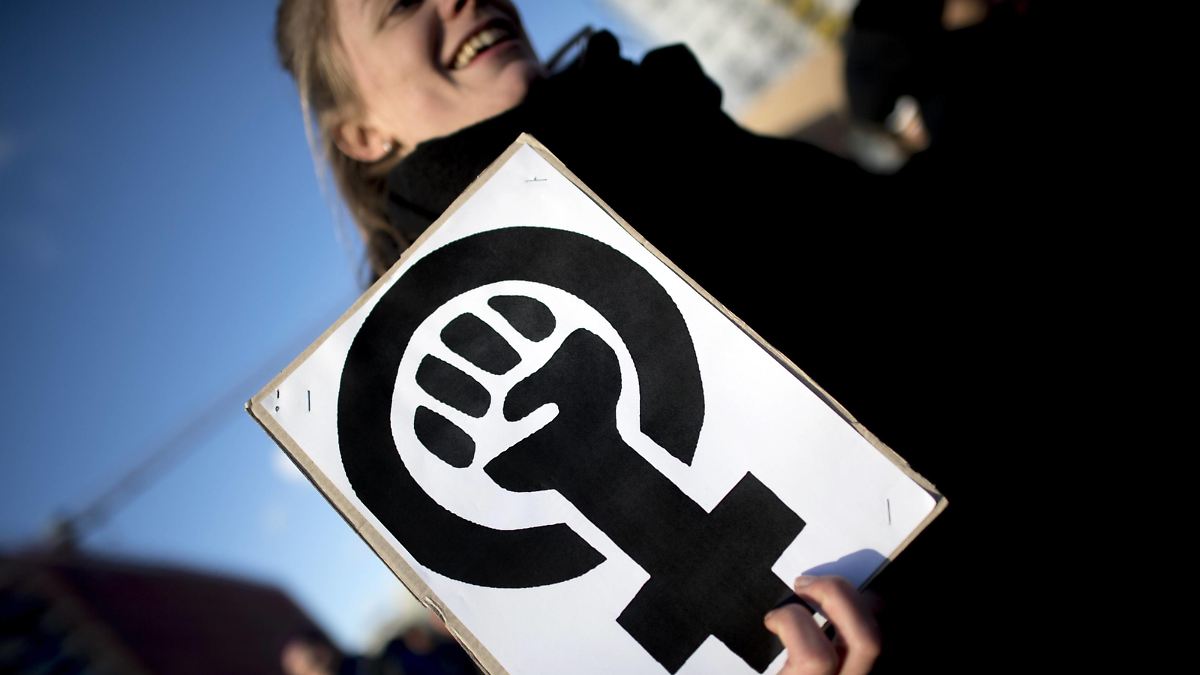 Meilensteine des Feminismus - seit wann Frauen ohne Erlaubnis des