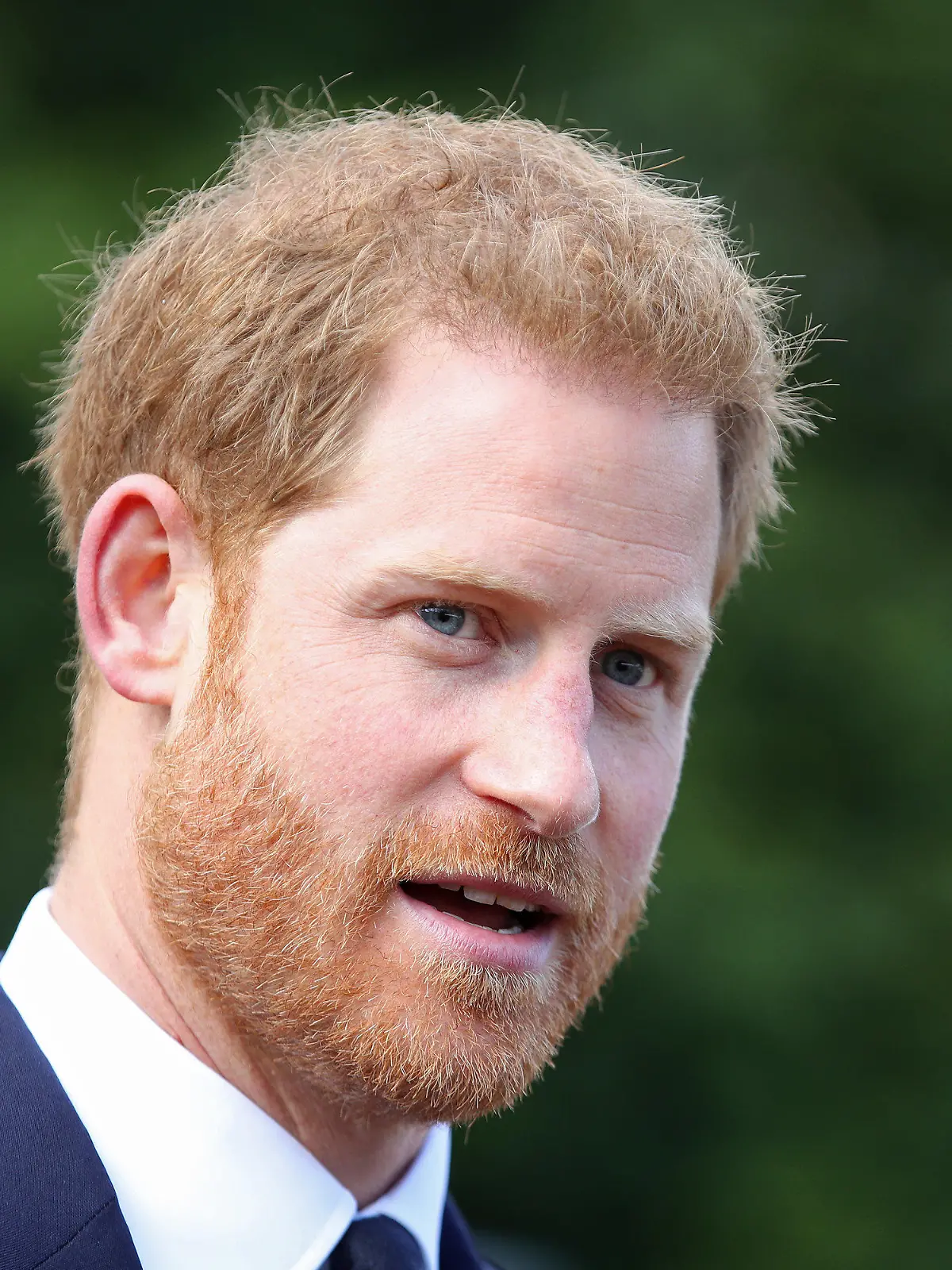 ARCHIV - 14.06.2019, Großbritannien, London: Der britische Prinz Harry, Herzog von Sussex, nimmt an einer Gartenparty im Marlborough House teil, um den 70. Jahrestag des Commonwealth zu feiern. Wie bereits seine Mutter, wird Prinz Harry am kommenden Freitag, den 27.09.2019 ein Camp der Sprengmeister des britischen Halo-Trusts in Angola besuchen. (zu dpa «Prinz Harry wandelt in Angolas Minenfeldern in den Spuren der Mutter») Foto: Chris Jackson/PA Wire/dpa +++ dpa-Bildfunk +++