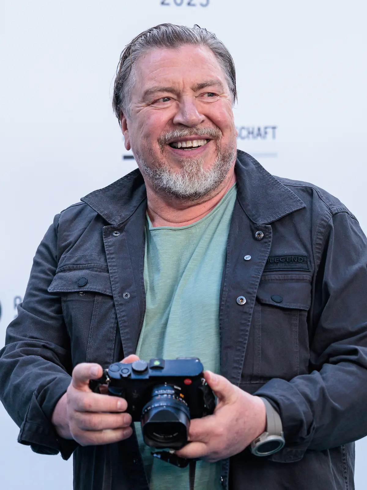 Armin Rohde mit seiner Kamera