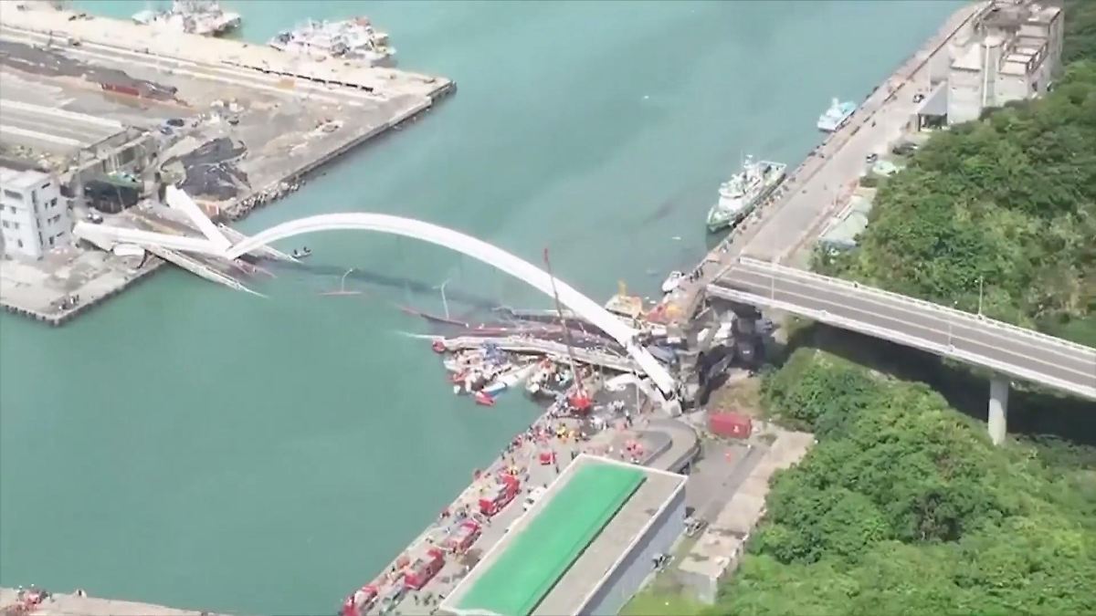 Dramatischer Brückeneinsturz in Taiwan