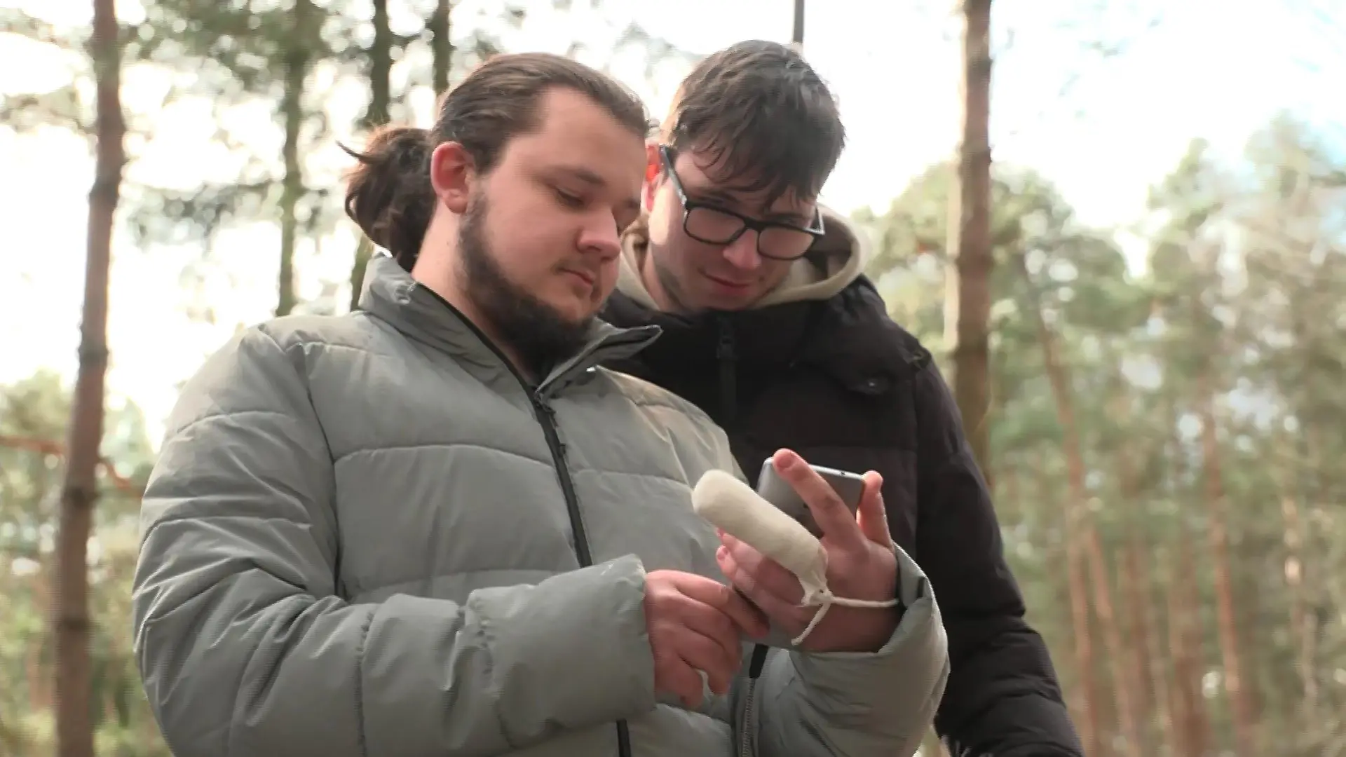 Nico Langmeyer und Malte Wachsmann waren zwei Jahre mit Joel G. in einer Klasse: "ER war ein netter Typ, aber zwischendurch auch komisch."