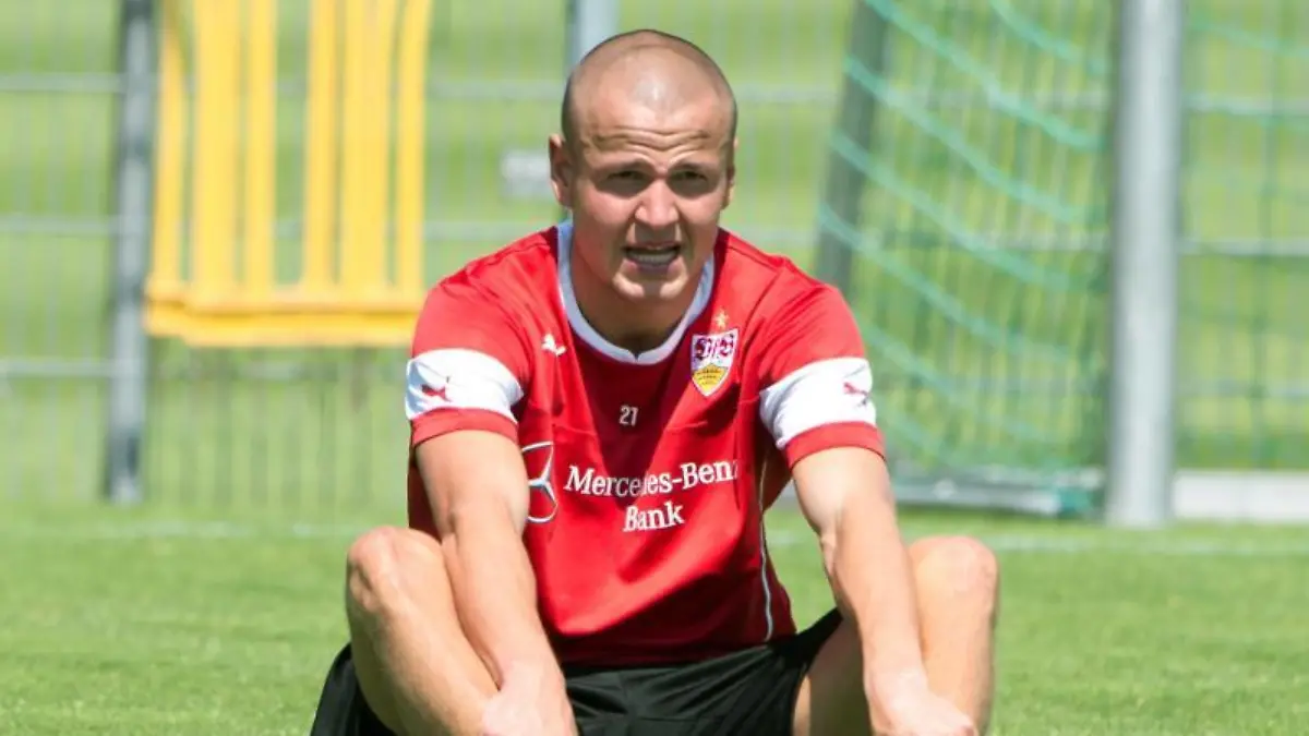 Adam Hlousek hat in dieser Saison noch kein Pflichtspiel für den VfB bestritten. Foto: Sebastian Kahnert