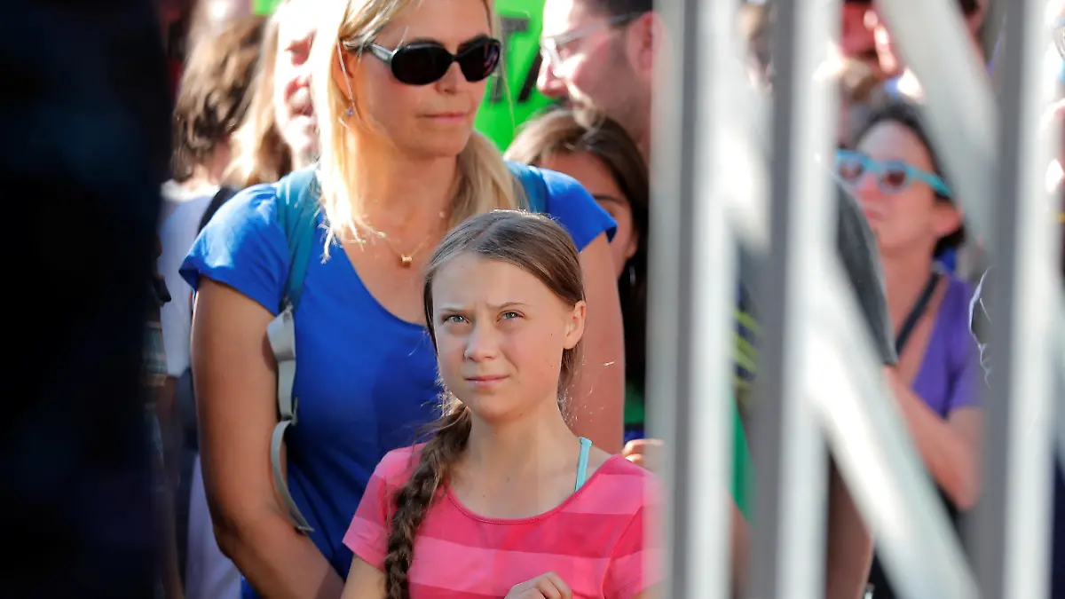 Sixteen year-old Swedish climate activist Greta Thunberg and her mother Malena Ernman participate in the Global Climate Strike in lower Manhattan in New York, U.S., September 20, 2019. REUTERS/Lucas Jackson