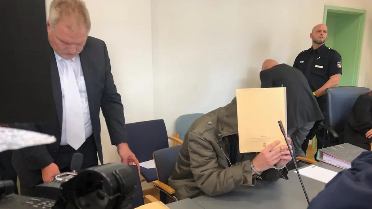Angeklagter David H. beim Prozessauftakt