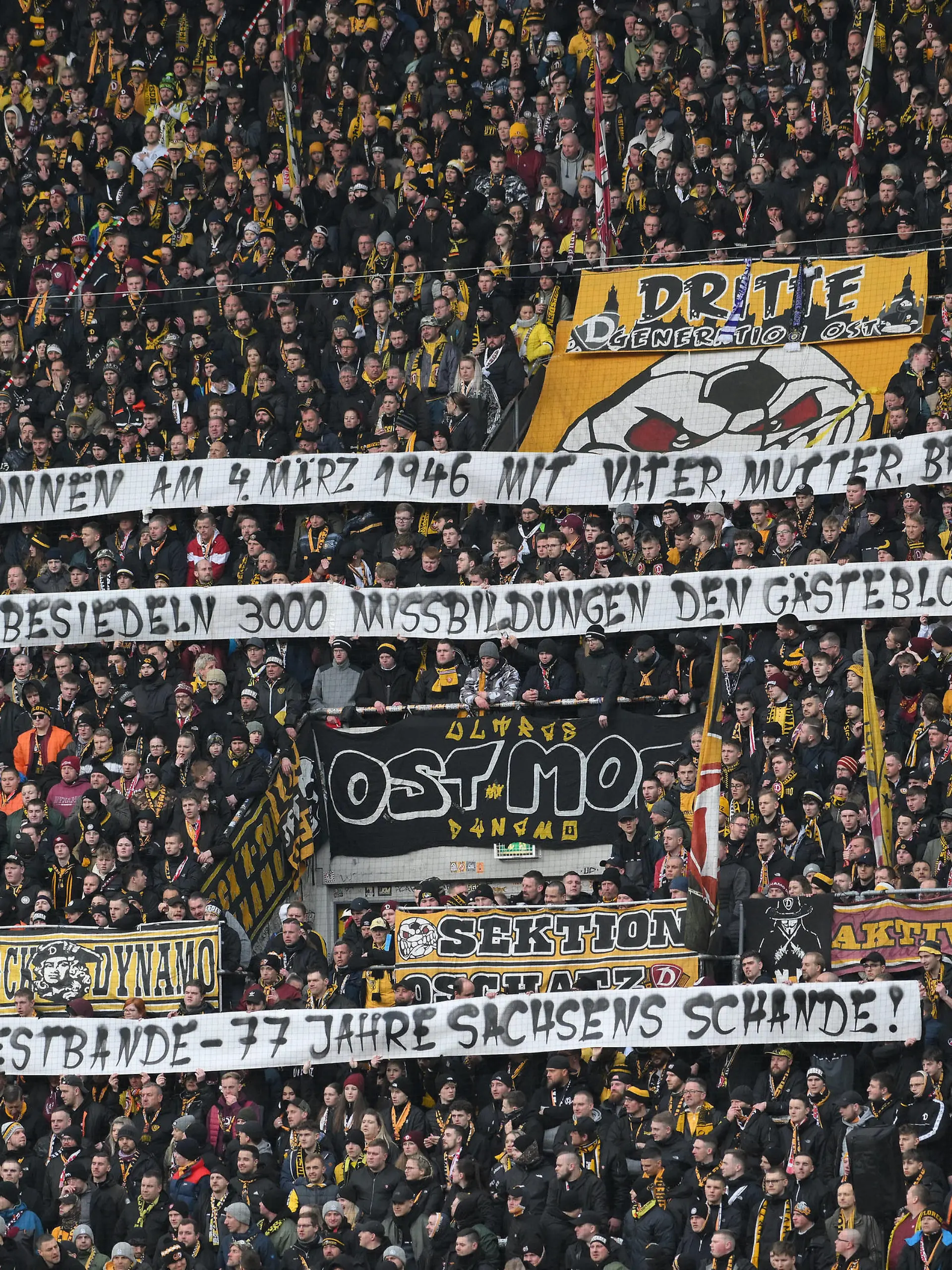Spruchbaender der Fans von Dynamo Dresden gegen Aue. SG Dynamo Dresden vs. FC Erzgebirge Aue, Fussball, 3. Liga, 25. Spieltag, Saison 2022/2023, 04.03.2023 DFB/DFL REGULATIONS PROHIBIT ANY USE OF PHOTOGRAPHS AS IMAGE SEQUENCES AND/OR QUASI-VIDEO SG Dynamo Dresden vs. FC Erzgebirge Aue, Fussball, 3. Liga, 25. Spieltag, Saison 2022/2023, 04.03.2023 Dresden *** Spruchbaender der Fans von Dynamo Dresden vs Aue SG Dynamo Dresden vs FC Erzgebirge Aue, Football, 3 Liga, 25 Spieltag, Saison 2022 2023, 04 03 2023 DFB DFL REGULATIONS PROHIBIT ANY USE OF PHOTOGRAPHS AS IMAGE SEQUENCES AND OR QUASI VIDEO SG Dynamo Dresden vs FC Erzgebirge Aue, Football, 3 Liga, 25 Spieltag, Saison 2022 2023, 04 03 2023 Dresden Copyright: xEibner-Pressefoto/BertxHarzerx EP_EER