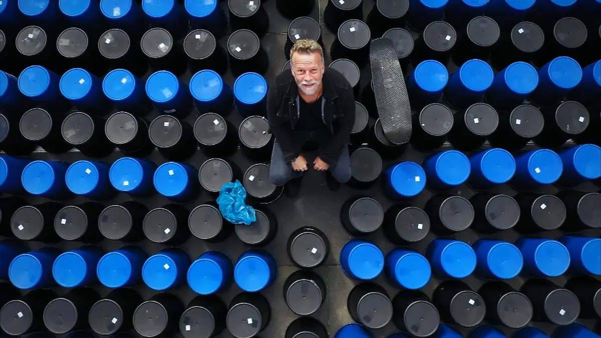 Jenke entfernt Plastik aus der Mediengruppe RTL Aus Plastikeimern werden Skateboards