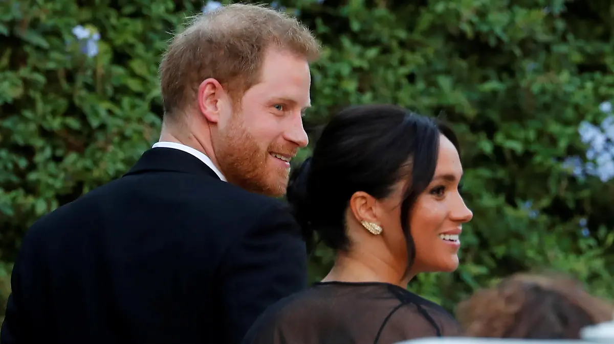 The Duke and Duchess of Sussex, Prince Harry and his wife Meghan arrive to attend the wedding of fashion designer Misha Nonoo at Villa Aurelia in Rome, Italy, September 20, 2019. REUTERS/Remo Casilli