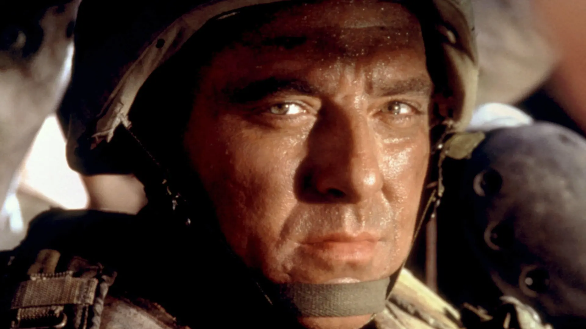 BLACK HAWK DOWN, Tom Sizemore, 2001 Colombia Pictures/ Courtesy Everett Collection Columbia Pictures/Courtesy Everett Collection ACHTUNG AUFNAHMEDATUM GESCHÄTZT PUBLICATIONxINxGERxSUIxAUTxONLY Copyright: xColumbiaxPictures/CourtesyxEverettxCollectionx MCDBLHA EC006