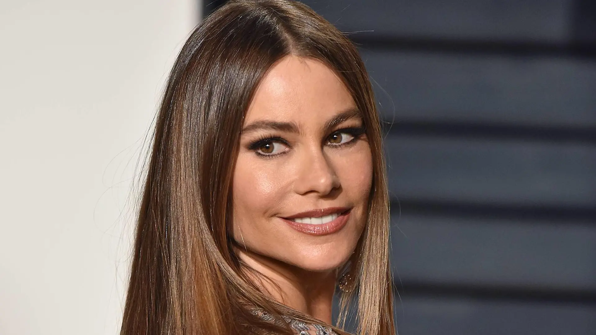 Sofia Vergara attends the Vanity Fair Oscar Party at the Wallis Annenberg Center for the Performing Arts in Beverly Hills, California on February 26, 2017. PUBLICATIONxINxGERxSUIxAUTxHUNxONLY LAP201702262068 CHRISTINExCHEW
Sofia Vergara Attends The Vanity Fair Oscar Party AT The Wallis Anne-mining Center for The Performing Arts in Beverly Hills California ON February 26 2017 PUBLICATIONxINxGERxSUIxAUTxHUNxONLY LAP201702262068 CHRISTINExCHEW