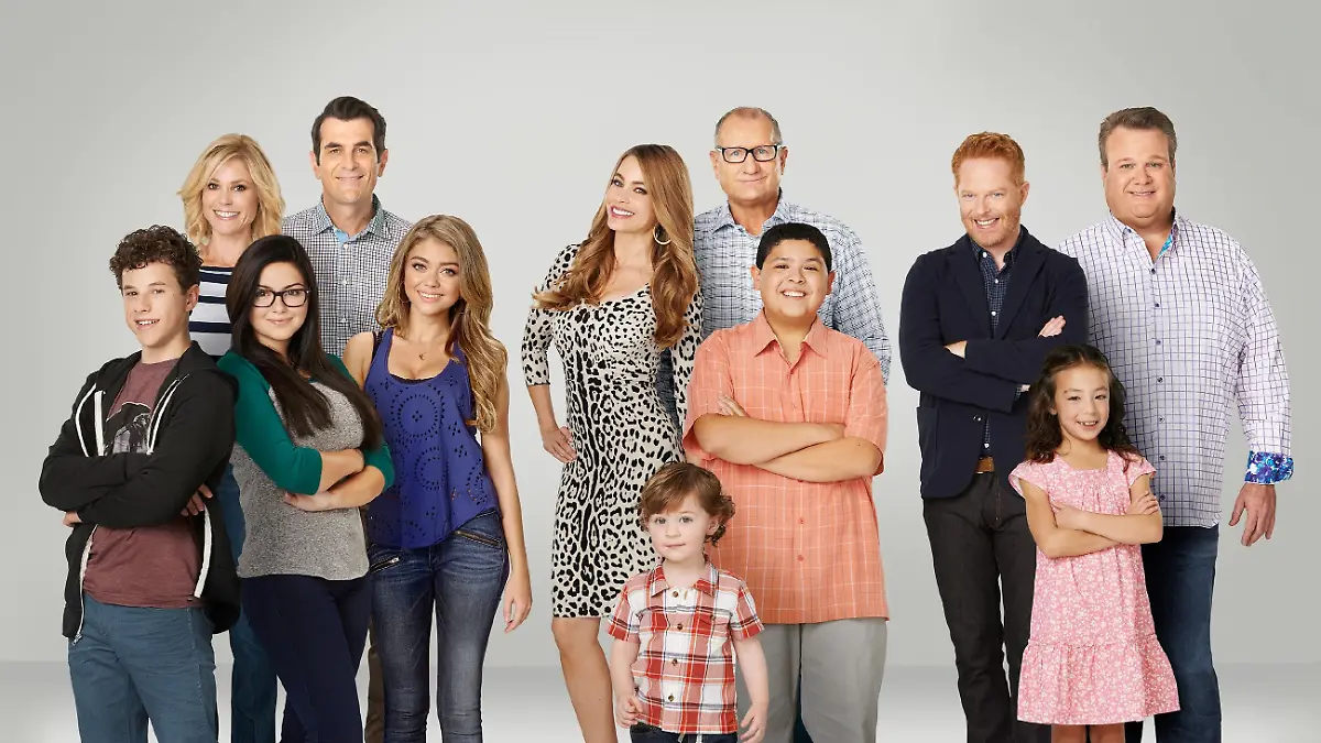 6. Staffel: Luke (Nolan Gould), Claire (Julie Bowen), Alex (Ariel Winter), Phil (Ty Burrell), Haley (Sarah Hyland), Gloria (Sofía Vergara), Joe (Pierce Wallace), Jay (Ed O'Neill), Manny (Rico Rodriguez), Mitchell (Jesse Tyler Ferguson), Lily (A