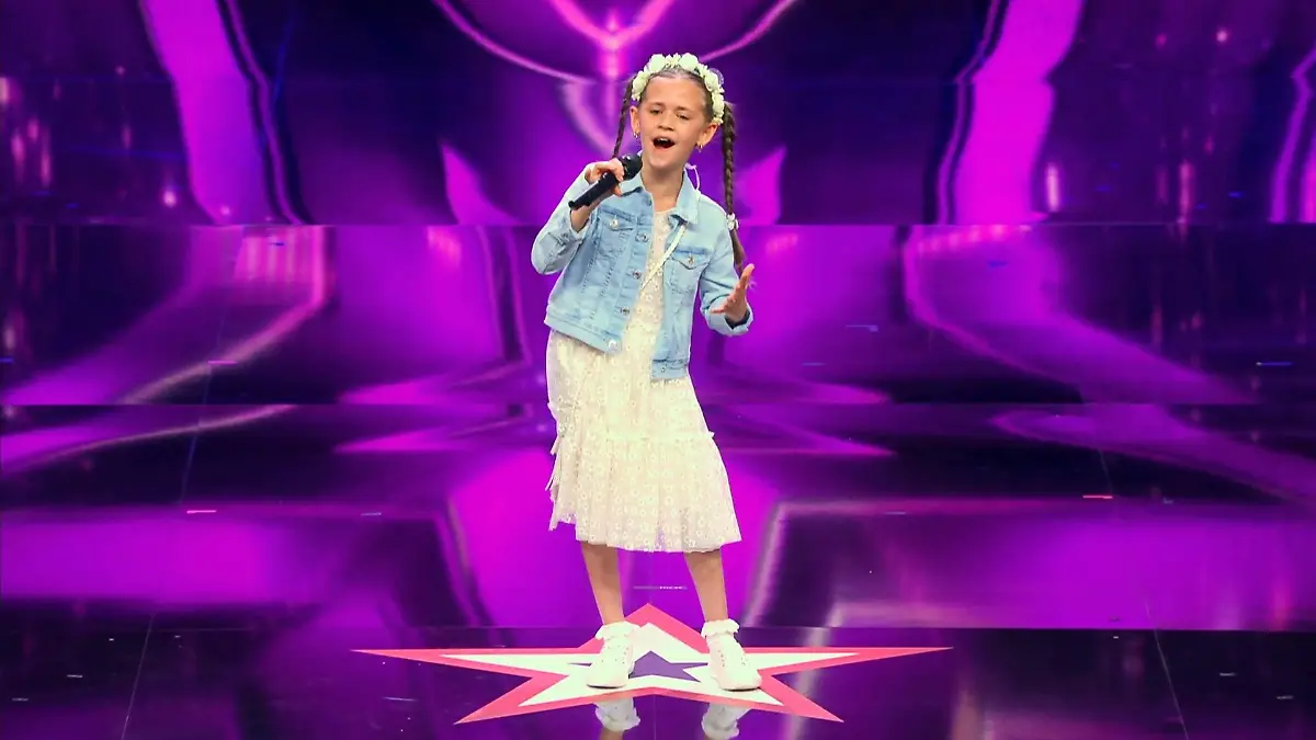 Georgia singt sich ins Supertalent-Finale Goldener Buzzer von Dieter Bohlen