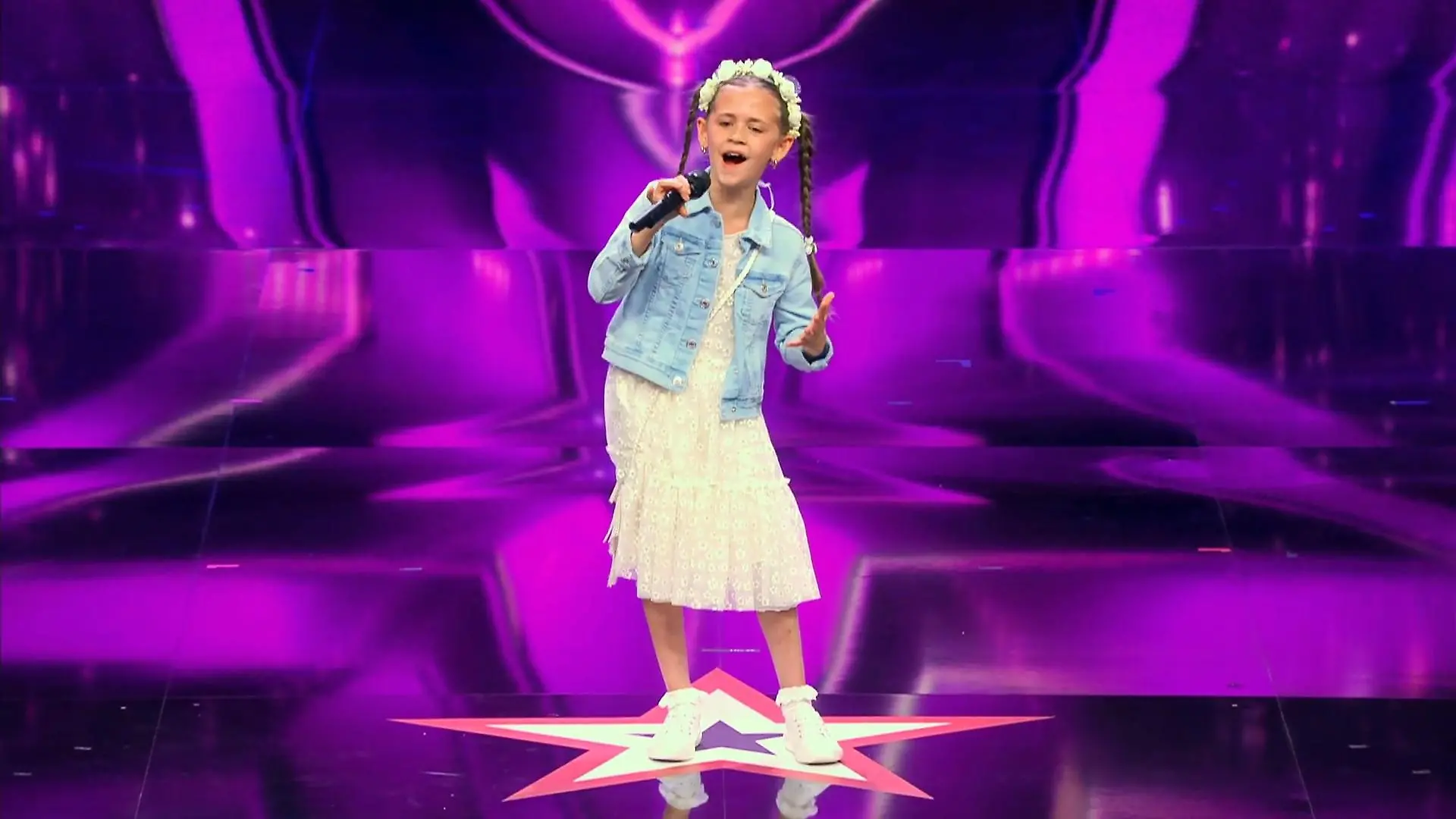 Georgia singt sich ins Supertalent-Finale Goldener Buzzer von Dieter Bohlen