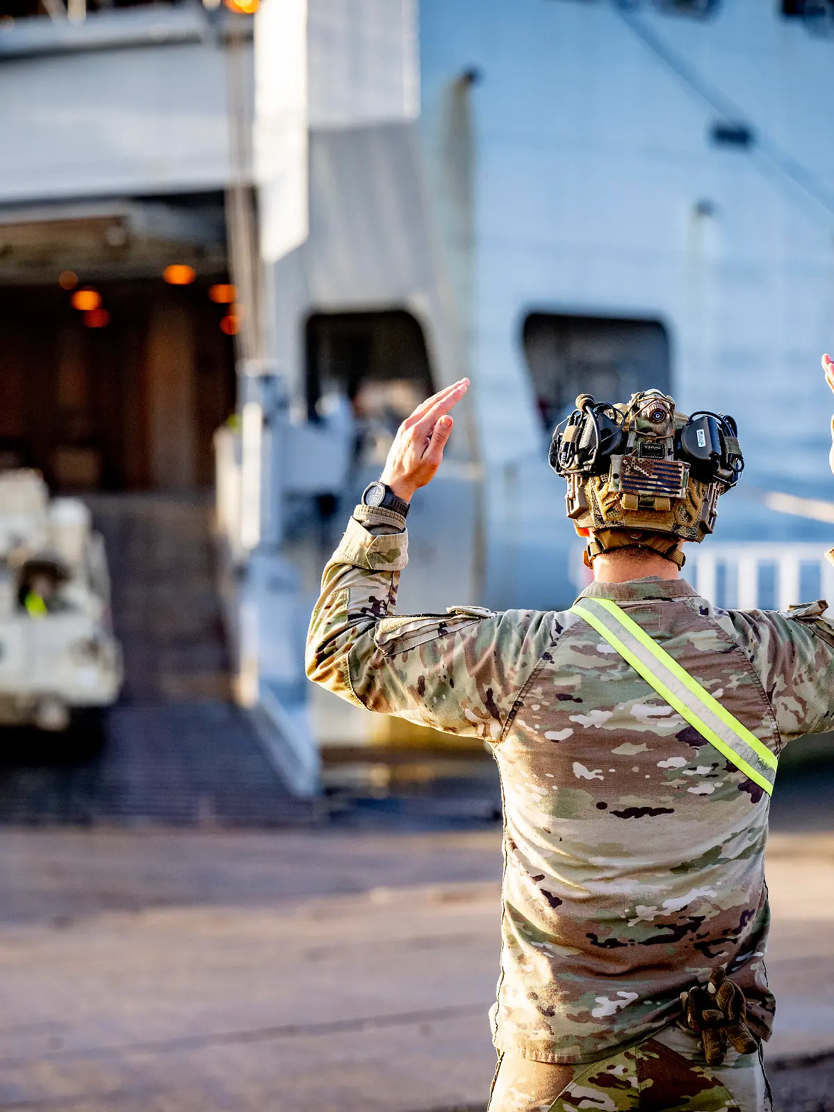 Dutch soldiers will support the transport of an American army brigade through the Netherlands from the beginning of January to the beginning of February this year. It involves the movement of 1,275 vehicles, including many M-1 Abrams tanks, Bradley infantry fighting vehicles and other equipment, to Eastern Europe. Robin Utrecht