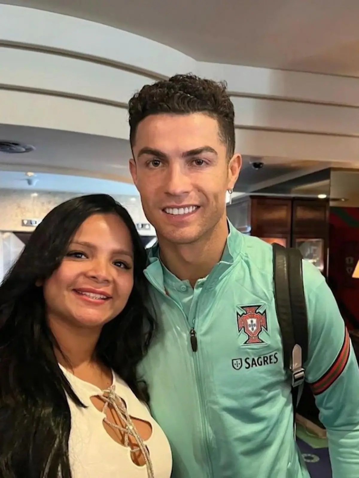 Die venezolanische Influencerin Georgilayla behauptet Fußballer Cristiano Ronaldo habe seine Verlobte Georgina Rodriguez mit ihr betrogen.