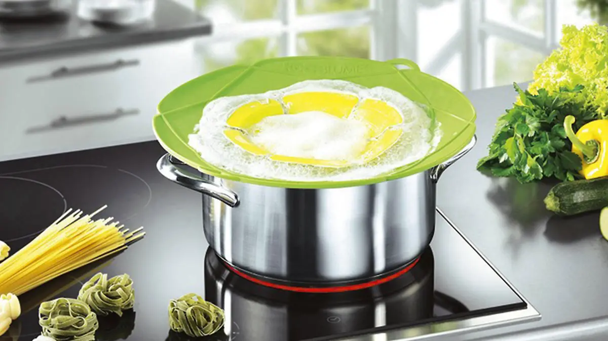 Kochblume beim Kochen von Nudeln