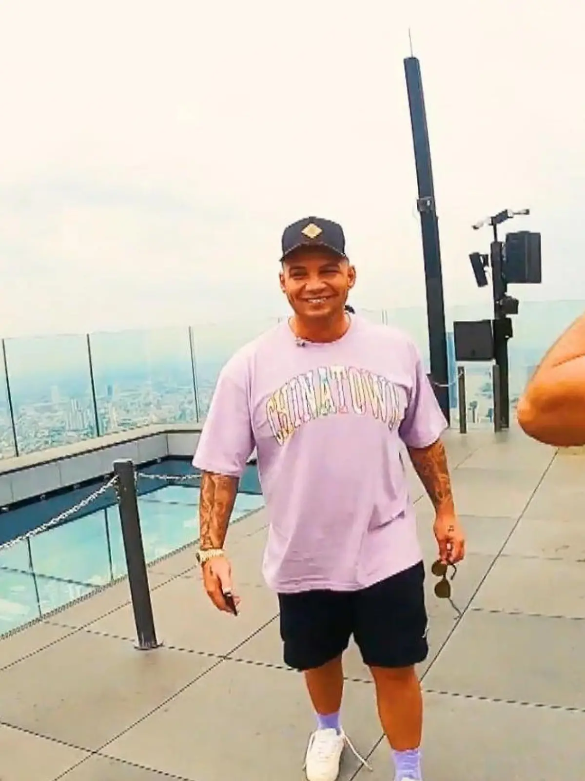 Für DSDS-Juror Pietro Lombardi wird der Recall in Thailand zur regelrechten Tortur, denn es geht für die DSDS-Teilnehmer zu einer ganz besonderen Location. Und was für die einen ein riesiger Spaß ist, bedeutet für die anderen den blanken Horror. Besonders für den Sänger Pietro Lombardi ist das kein Zuckerschlecken. Warum, das verrät das Video.