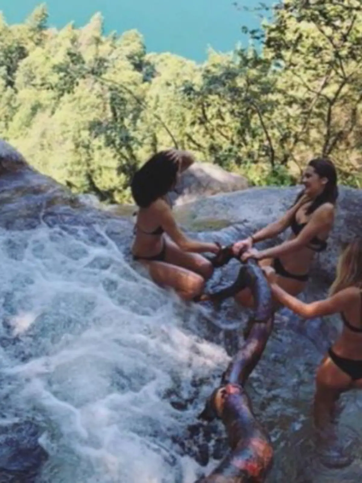 Instagram-Touristen wagen sich zu Tausenden im Jahr in die gefährlichen Gumpen über dem Königssee.