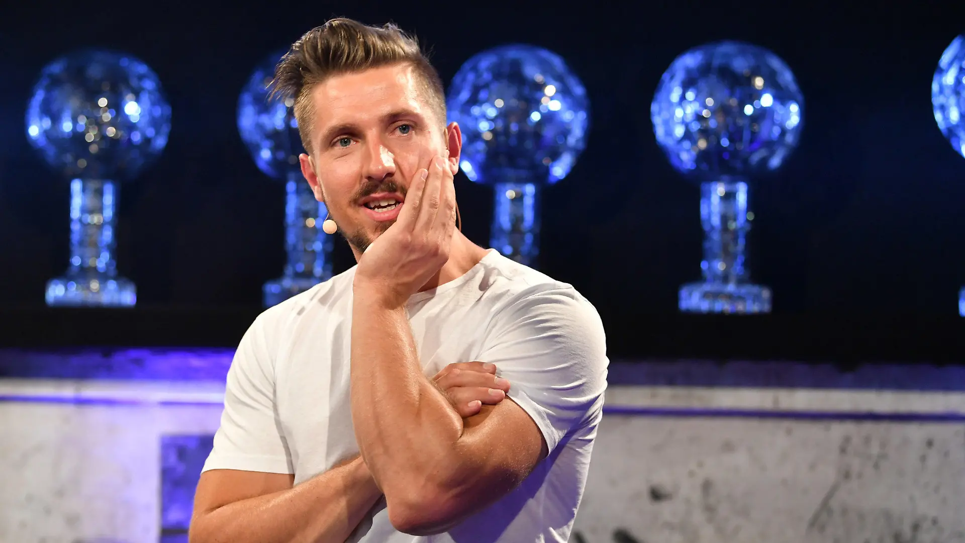 04.09.2019, Österreich, Salzburg: Marcel Hirscher, Skirennfahrer aus Österreich, kündigt bei einer Pressekonferenz mit dem Thema "Rückblick, Einblick, Ausblick" das Ende seiner aktiven Karriere an. Erstmals seit langem wird es also einen neuen Gesamtweltcupsieger geben. Seit 2012 hat Hirscher die große Kugel acht Mal in Serie gewonnen und damit einen auf Jahre unerreichbaren Rekord aufgestellt. Foto: Barbara Gindl/APA/dpa +++ dpa-Bildfunk +++