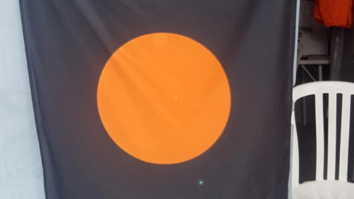 Orange Flagge
