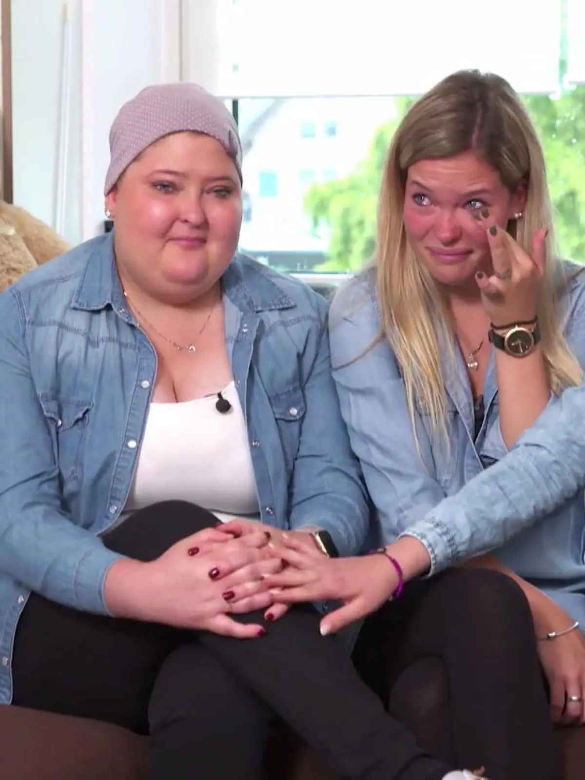 Bild zu: "Engel-Tattoo für todkranke Schwester"
