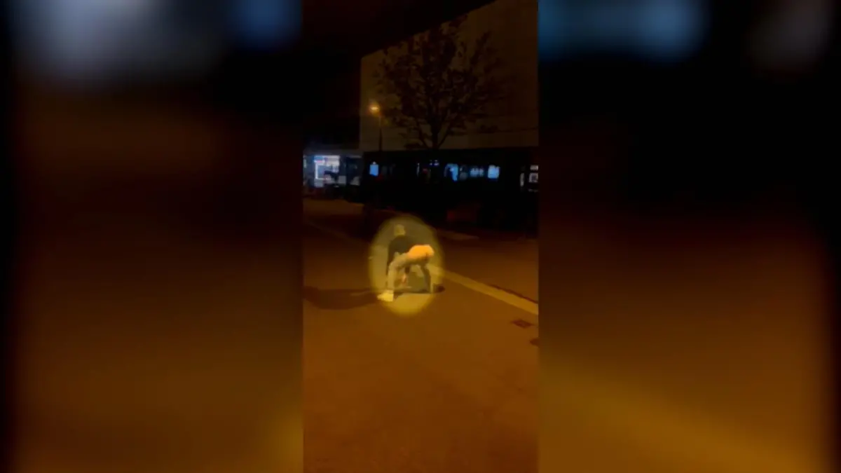 Blitzerflitzer: Geblitzt ganz ohne Auto Dafür mit nacktem Hintern