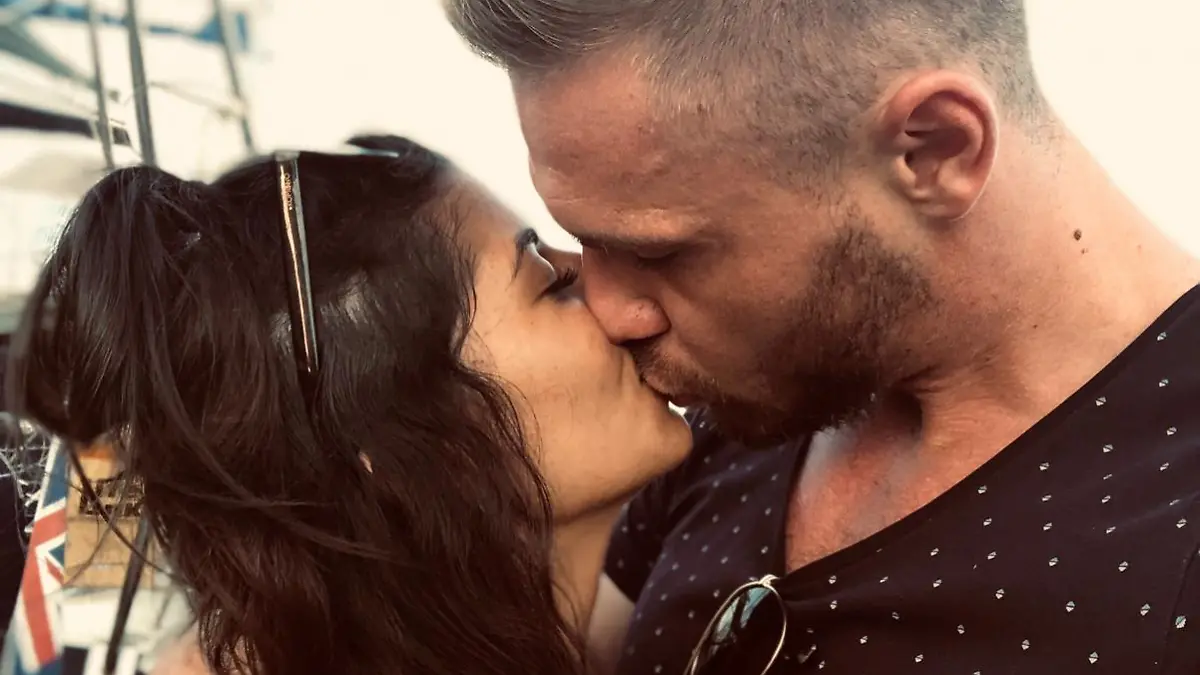 Bachelor Eva Benetatou Freund Chris Broy