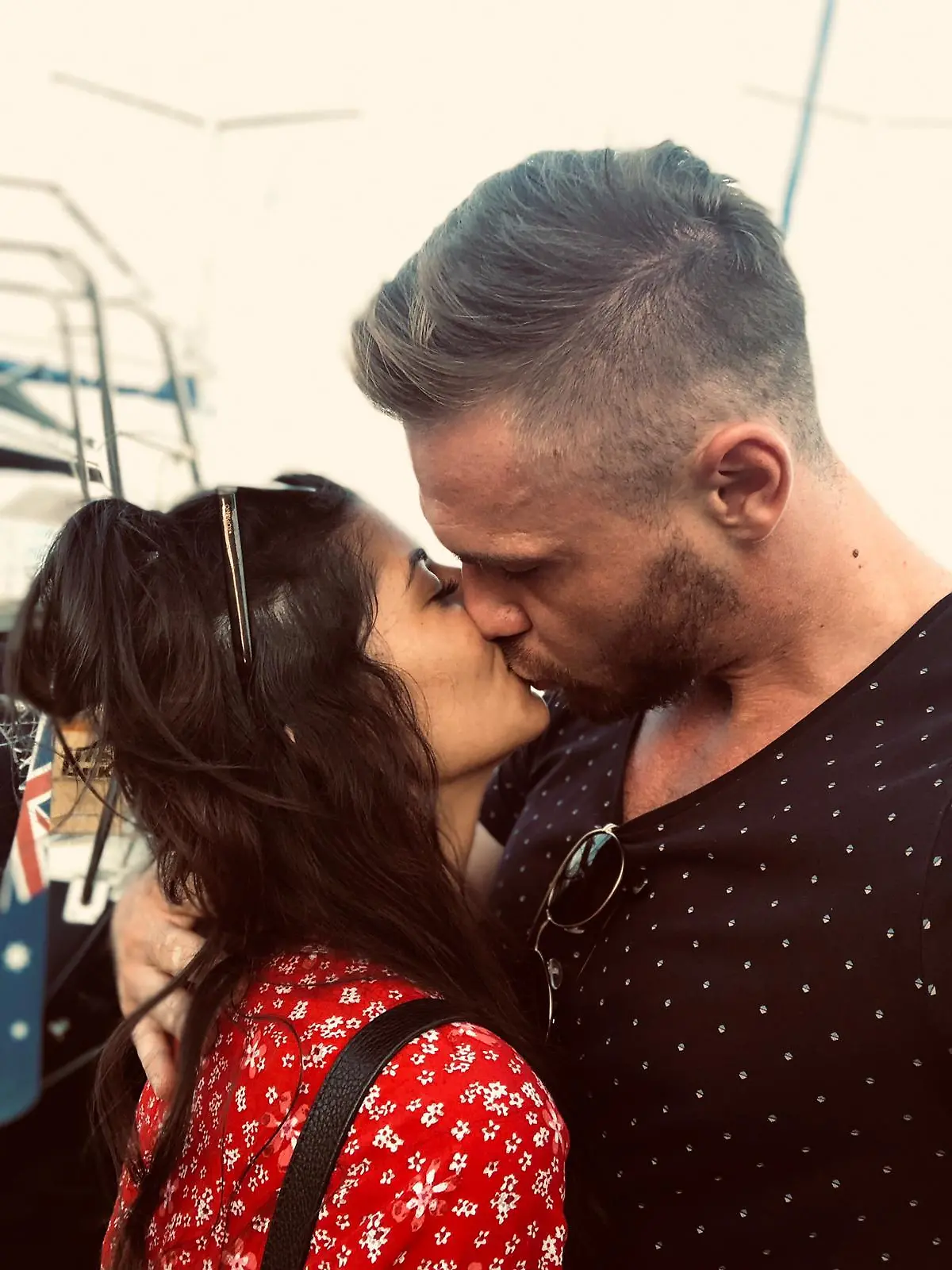 Bachelor Eva Benetatou Freund Chris Broy