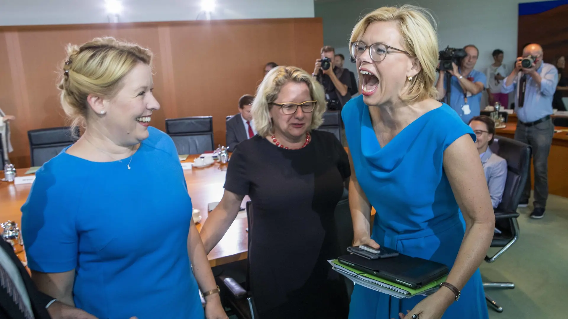 Deutschland, Berlin, Bundeskanzleramt, 65. Sitzung des Bundeskabinetts, Familienministerin Franziska Giffey SPD, Umweltministerin Svenja Schulze SPD, Landwirtschaftsministerin Julia Klöckner CDU, 28.08.2019 *** Germany, Berlin, Federal Chancellery, 65 Federal Cabinet meeting, Family Minister Franziska Giffey SPD, Environment Minister Svenja Schulze SPD, Agriculture Minister Julia Klöckner CDU, 28 08 2019  