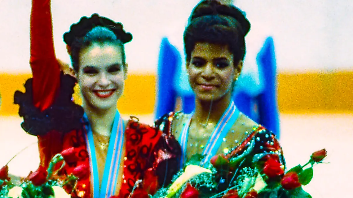 1988 Olympic Winter games, Winterspiele,Spiele, Summer games Figure skating, Eiskunstlauf Katarina Witt GDR Gold medalist and Olympic Champion C,Elizabeth Manley CAN silver -L- and Debi Thomas USA bronze in Ladies Figure Sjkating at the 1988 Olympic Winter Games Calgary Olympic Saddledome Alberta Canada Copyright: xPaulxJxSutton/DUOMO/PCNx OL8801_FS024