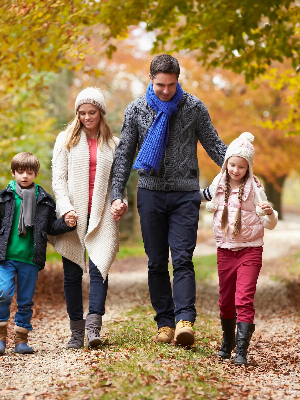  familie,herbstspaziergang,familien,herbstspaziergäge,spazieren,spaziergang,spaziergänge,spaziergänger *** family,walk,families,walks mmq-pu7 ,model released, Symbolfoto