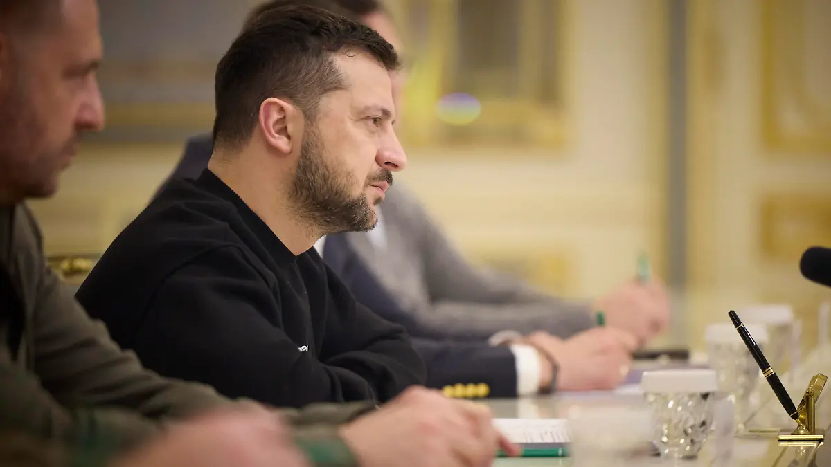 February 27, 2023, Kyiv, Kyiv Oblast, Ukraine: Ukrainian President Volodymyr Zelenskyy listens to U.S Treasury Secretary Janet Yellen during a face-to-face meeting at the Mariinsky Palace, February 27, 2023 in Kyiv, Ukraine. Kyiv Ukraine - ZUMAp138 20230227_zaa_p138_013 Copyright: xPoolx/UkrainianxPresidentiax