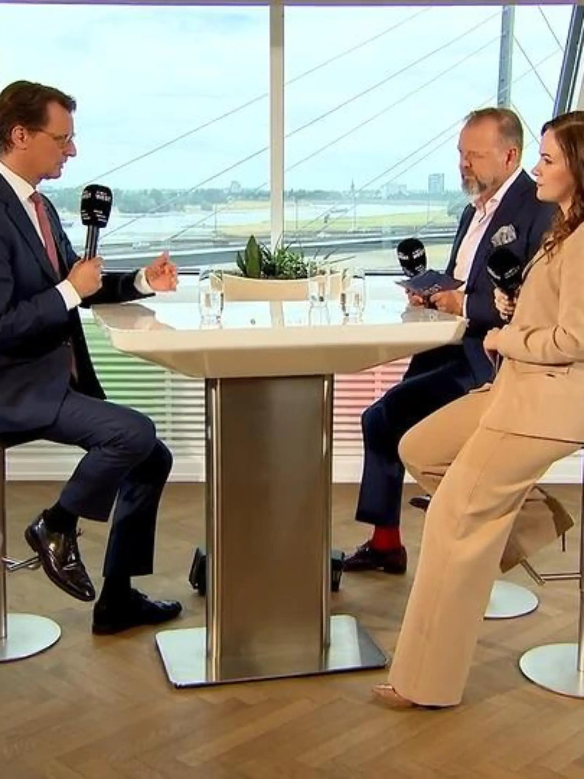 Bild zu: "Sommerinterview mit Hendrik Wüst (CDU)"