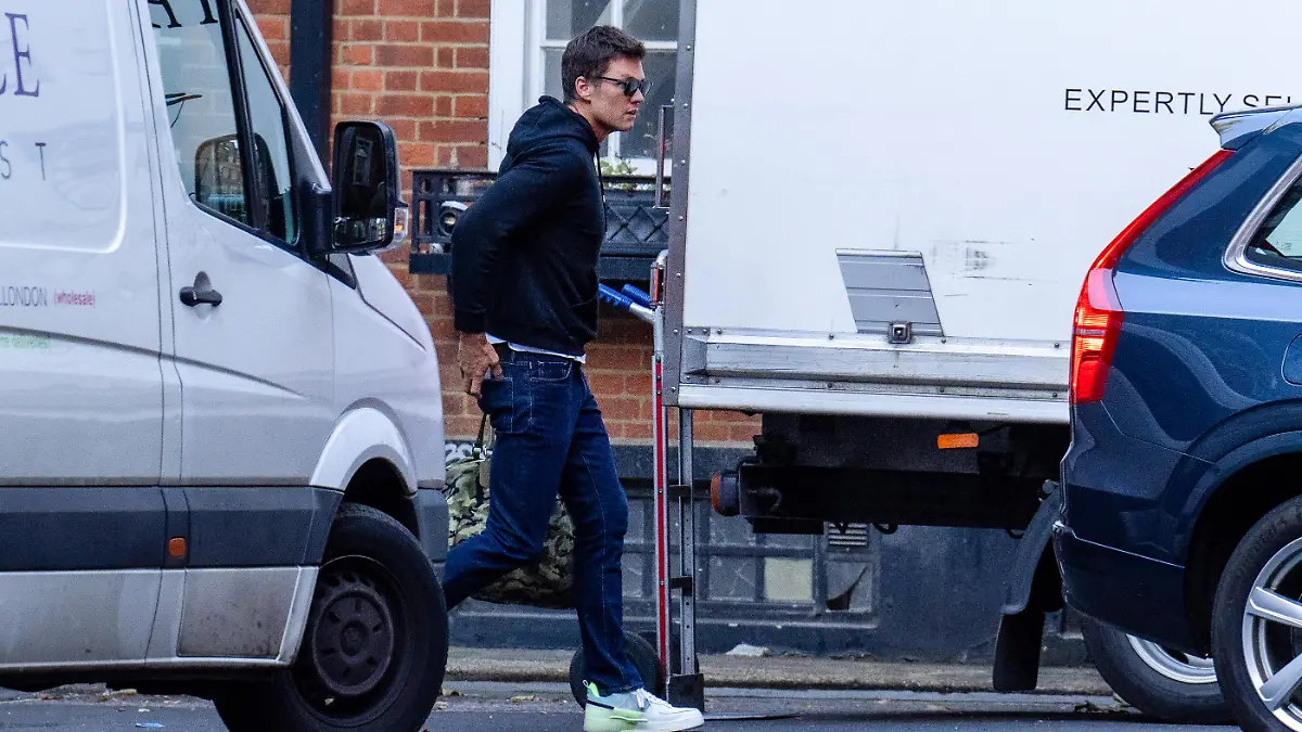 EXCLUSIVE: Tom Brady Leaves A London Hotel And Flies Out Of The UK Following A 48-Hour Rendezvous With Model Lover Irina Shayk.

The NFL superstar, who was in the UK to attend Birmingham City's first home game, was spotted checking out of The Twenty Two Hotel at 7.20am on Tuesday morning (August 15).

He left via a low key side entrance and his vehicle was loaded with luggage.

Tom was later seen arriving at a private airport to fly out of the UK.

Pictured: Tom Brady
Ref: SPL9674188 150823 EXCLUSIVE
Picture by: SplashNews.com

Splash News and Pictures
USA: 310-525-5808 
UK: 020 8126 1009
eamteam@shutterstock.com

World Rights, No France Rights
