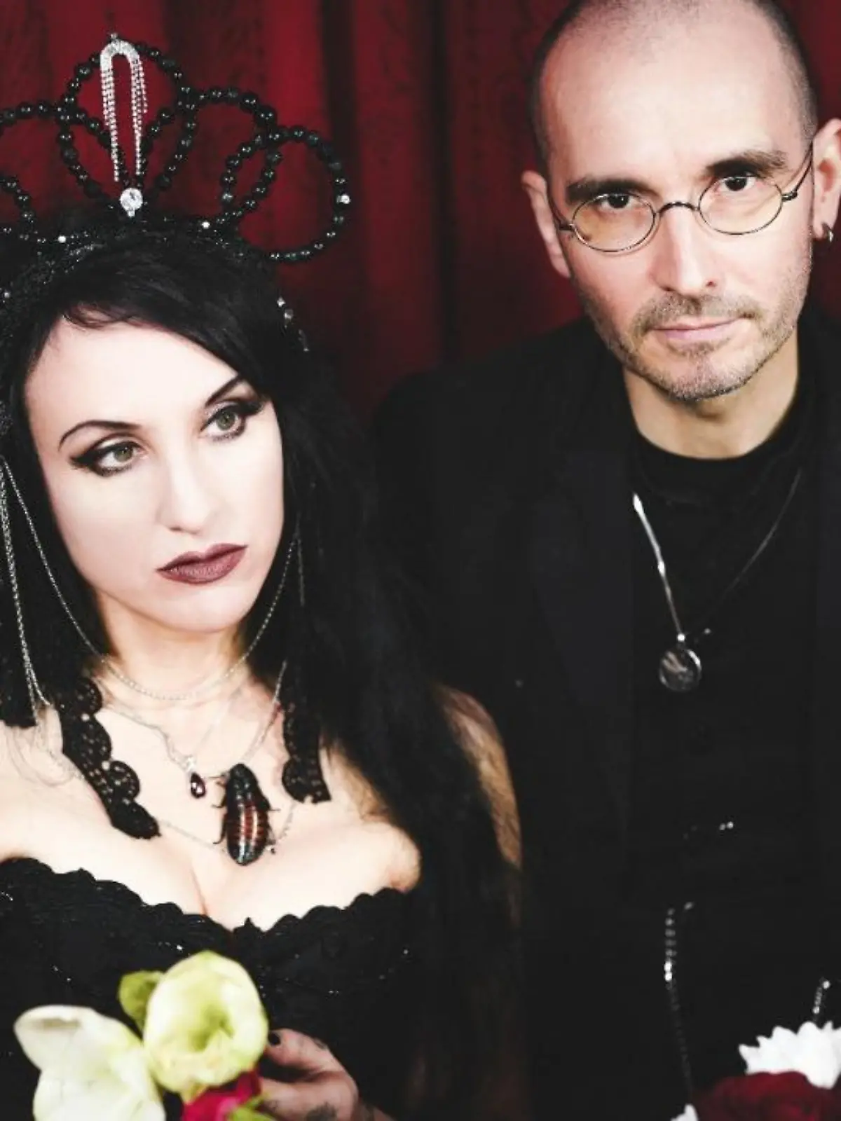 Dr. Bianca Stücker und Dr. Mark Benecke haben sich für ihre neue EP "Songs of Love an Sorrow" mit melancholischen Themen auseinandergesetzt.