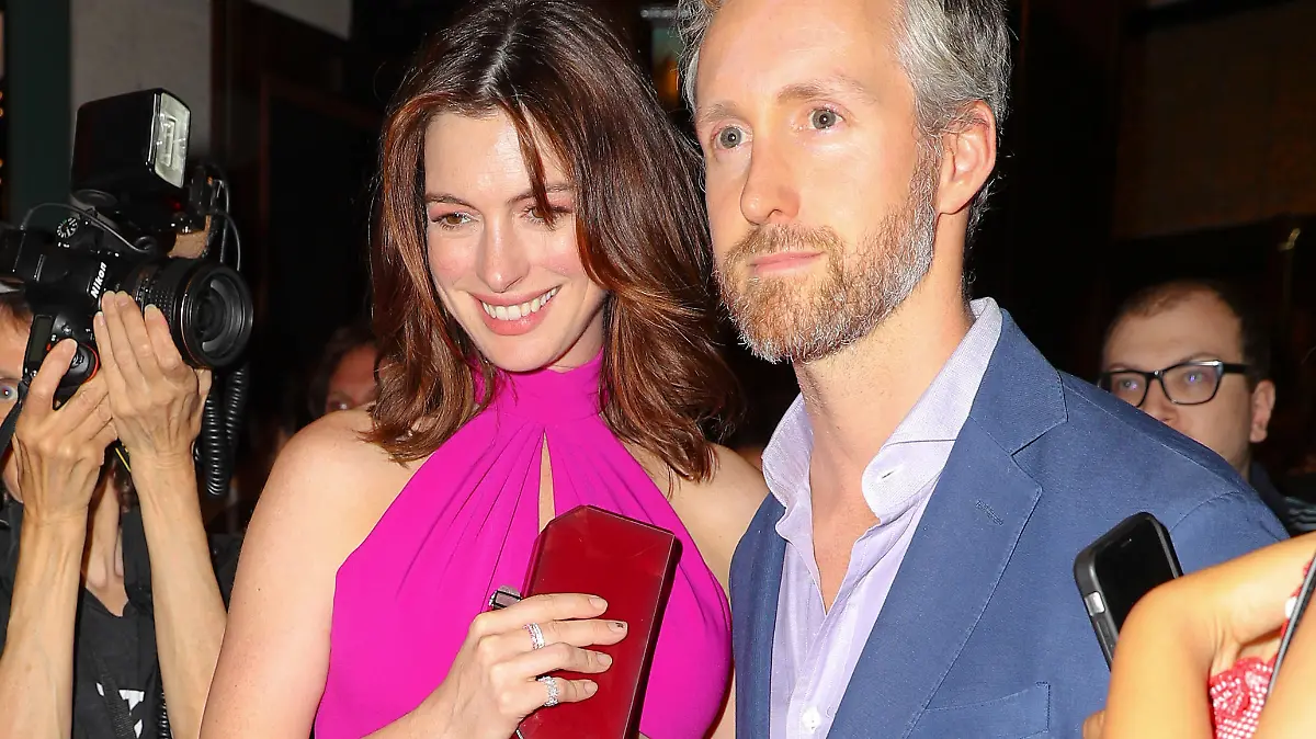 Pregnant Anne Hathaway is all smiling while hold hands with husband Adam Shulman while leaving Jake's Gyllenhaal Broadway show in NYC
Pictured: Anne Hathaway and Adam Shulman
Ref: SPL5108363 080819 NON-EXCLUSIVE
Picture by: Felipe Ramales / SplashNews.com
Splash News and Pictures
Los Angeles: 310-821-2666
New York: 212-619-2666
London: 0207 644 7656
Milan: +39 02 56567623
photodesk@splashnews.com
World Rights,