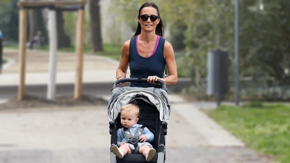 Pippa Matthews mit ihrem kleinen Sohn Arthur.