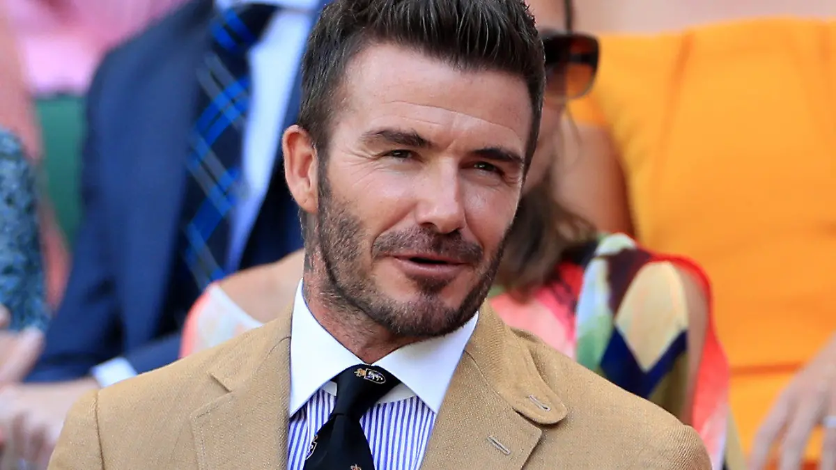 11.07.2019, Großbritannien, London: Tennis: Grand Slam/WTA-Tour, Wimbledon, Halbfinale: David Beckham, ehemaliger Fußballspieler aus Großbritannien, sitzt auf der Tribüne. Foto: Mike Egerton/PA Wire/dpa +++ dpa-Bildfunk +++