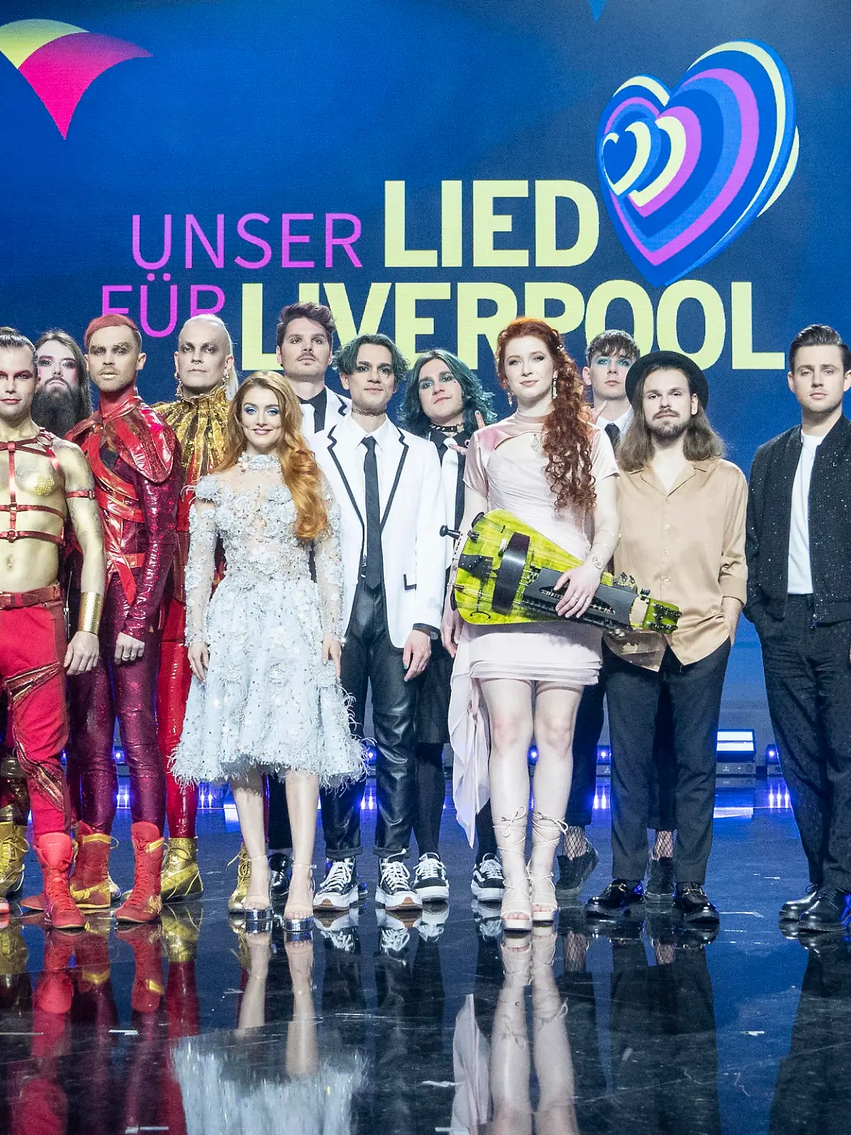 Gruppenfoto mit den teilnehmenden Künstlerinnen und Künstlern - Frida Gold mit Sängerin Alina Süggeler und Musiker Andreas Andi Weizel, Lord Of The Lost, Sängerin Anica Russo, Band Lonely Spring, Sängerin Patty Gurdy alias Patricia Büchler, Sänger Will Church, Sänger René Miller, Sänger TRONG alias Trong Hieu Nguyen, Sänger Ikke Hüftgold alias Matthias Distel (von links nach rechts) bei der Bühnenprobe für den Deutschen ESC-Vorentscheid 2023 - Unser Lied für Liverpool - in den MMC Studios in Köln / 010323

*** Rehearsal for the preliminary round of the contest for Germany's representative for the Eurovision Song Contest in Cologne, Germany on March 01, 2023 ***