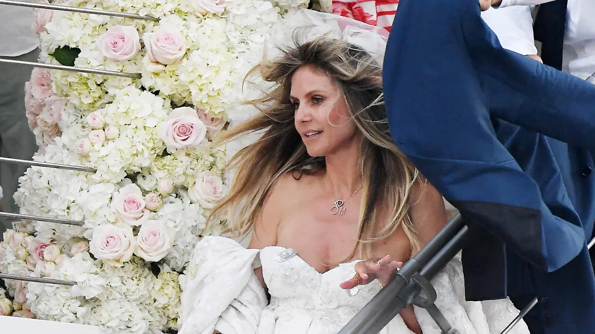 Heidi Klum and Tom Kaulitz are seen getting married on a yacht on august 03, 2109 in Capri, Italy

Pictured: Heidi Klum and Tom Kaulitz
Ref: SPL5107401 030819 NON-EXCLUSIVE
Picture by: SplashNews.com

Splash News and Pictures
Los Angeles: 310-821-2666
New York: 212-619-2666
London: 0207 644 7656
Milan: +39 02 56567623
photodesk@splashnews.com

World Rights, No France Rights, No Italy Rights, No Switzerland Rights
