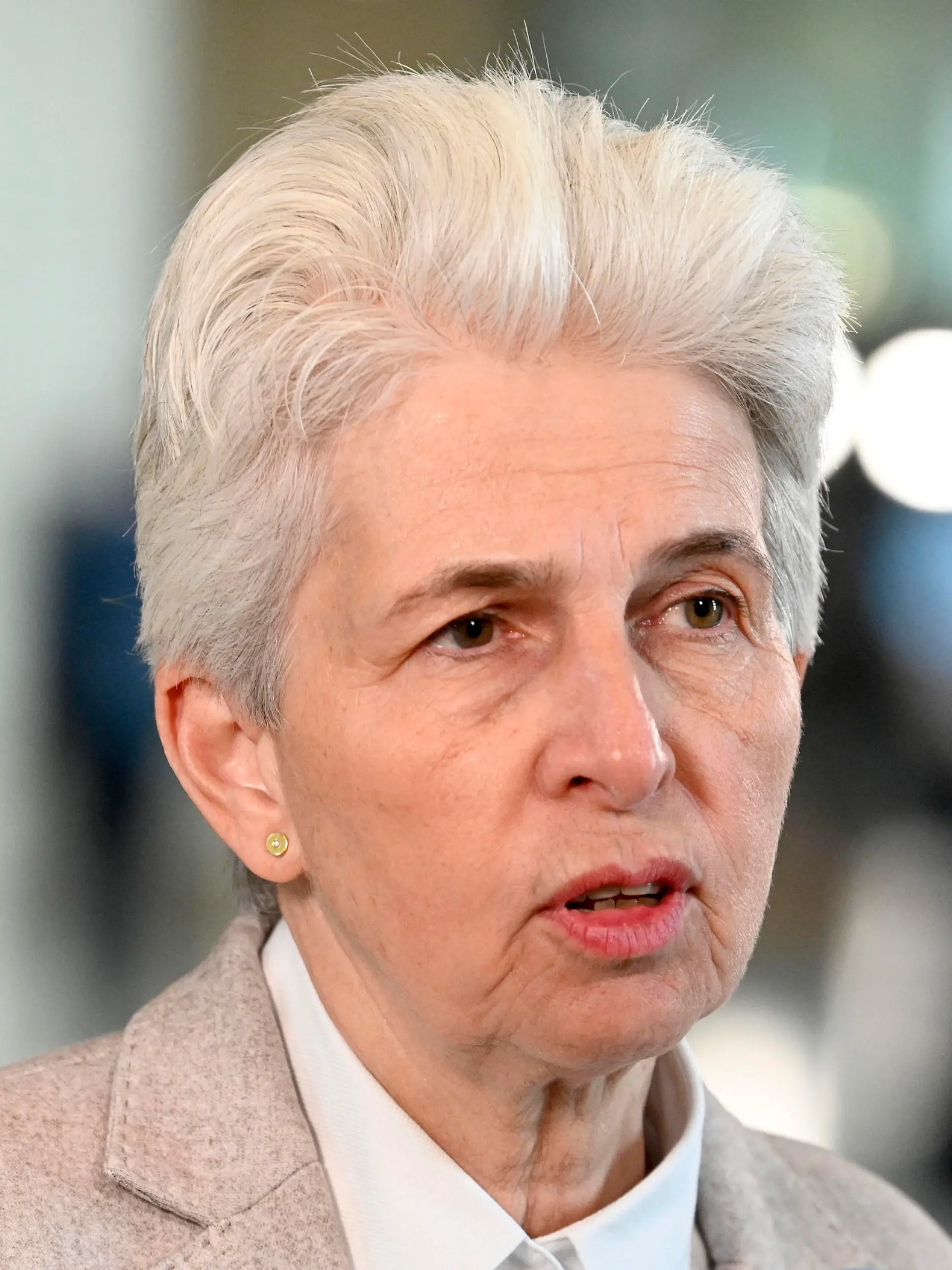 Marie-Agnes Strack-Zimmermann bei einem Statement am Rande der 88. Sitzung des Deutschen Bundestages im Reichstagsgebäude. Berlin, 02.03.2023